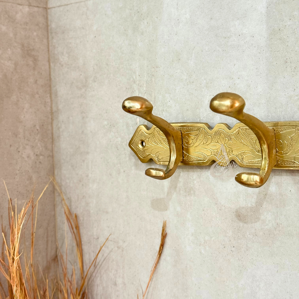 Barre murale à 2 crochets en laiton doré gravé