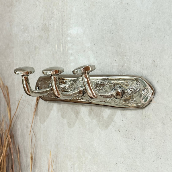 Barre murale à 3 crochets en laiton argenté gravé