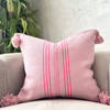 Housse de Coussin artisanale à pompons 50cmx50cm rose rayée en rose fushia