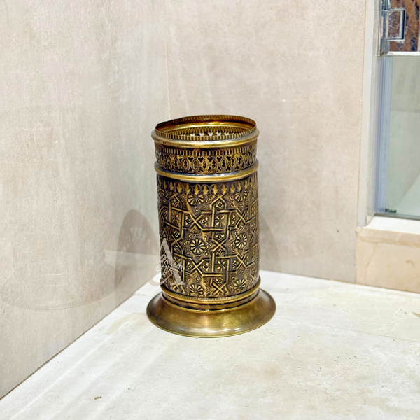 Corbeille traditionnelle en laiton doré vieilli