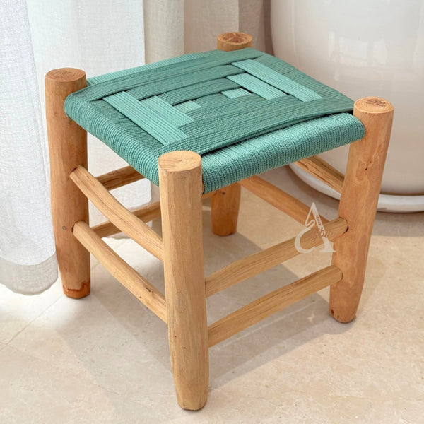 Tabouret en bois et Kittane vert eau