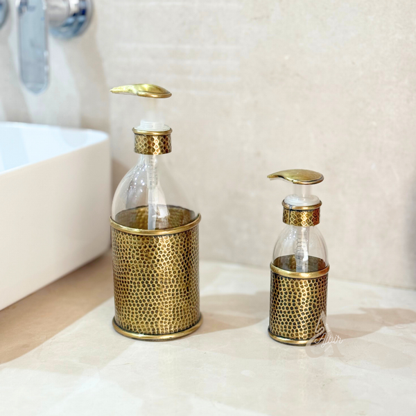 Distributeur de savon en verre et laiton doré martelé grand