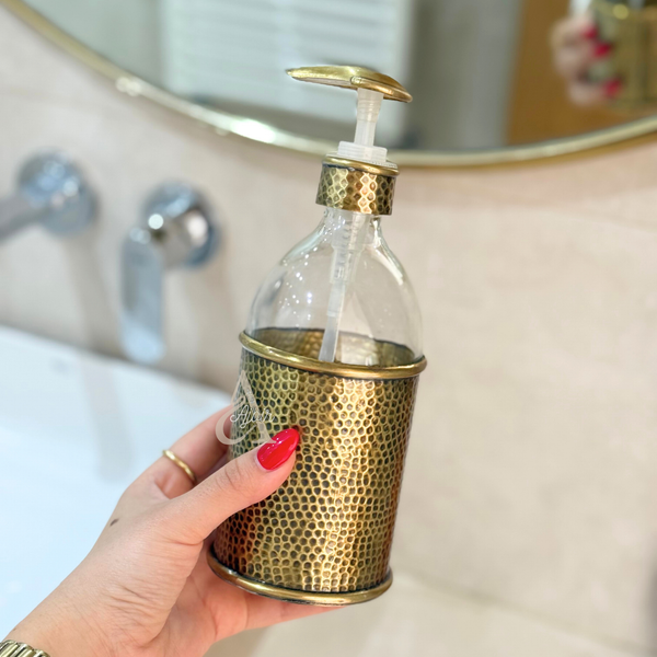 Distributeur de savon en verre et laiton doré martelé grand