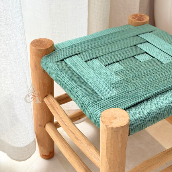 Tabouret en bois et Kittane vert eau