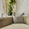 Housse de Coussin artisanale à pompons 45cmx45cm Gris