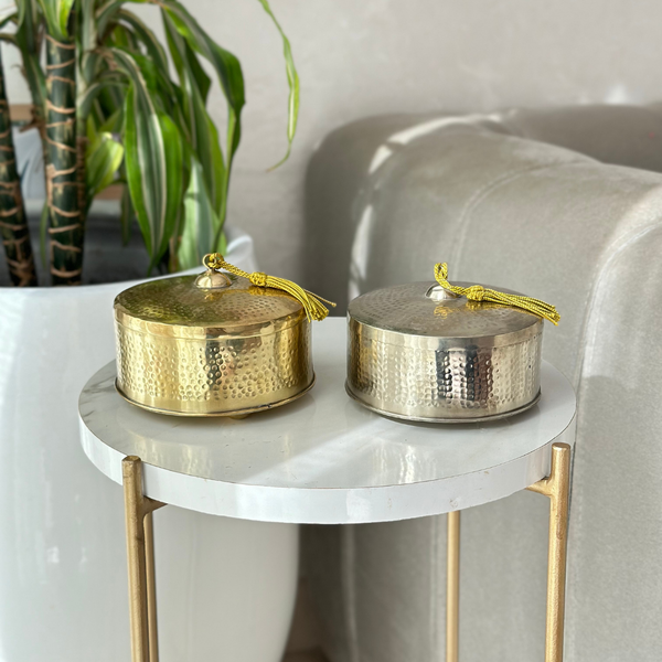 Boite de rangement en laiton doré martelée