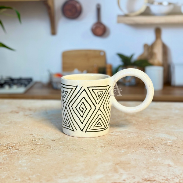 Mug artisanal Tit noir et crème