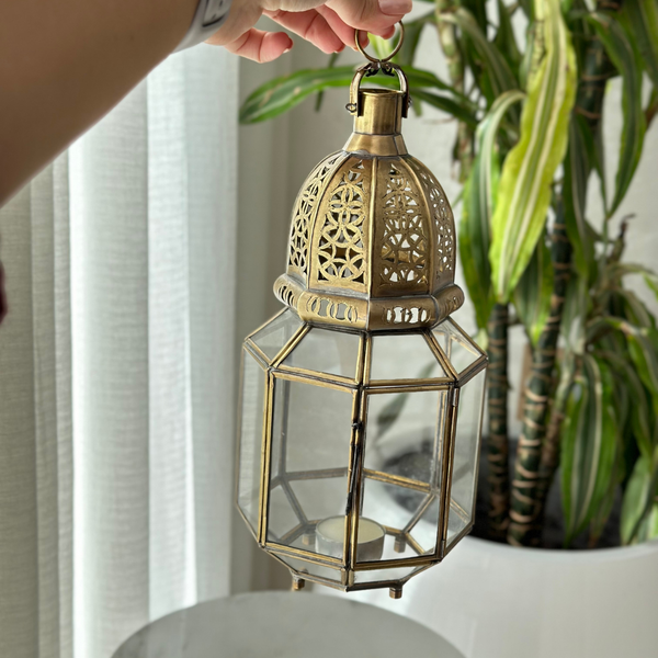 Lanterne traditionnelle en laiton doré