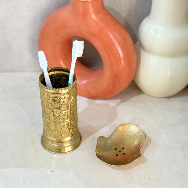 Verre traditionnel en laiton doré