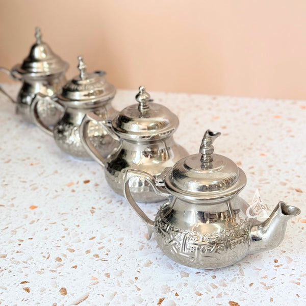 Théière artisanale bombée à pieds en laiton zwak (1 personne)