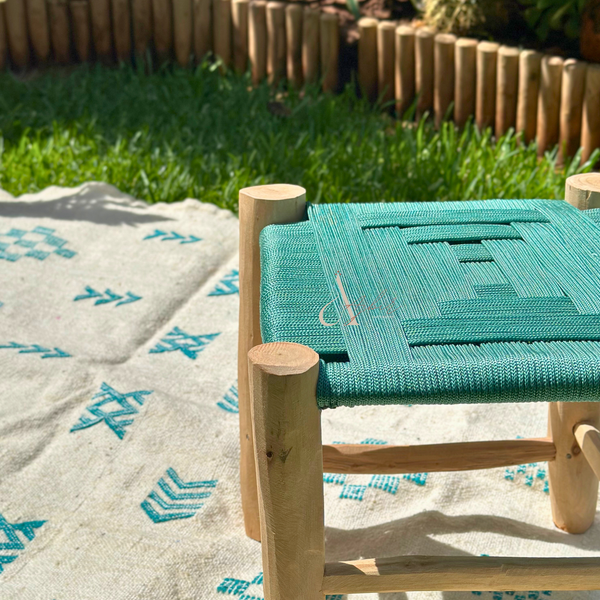 Tabouret en bois et Kittane bleu turquoise - Ajbir