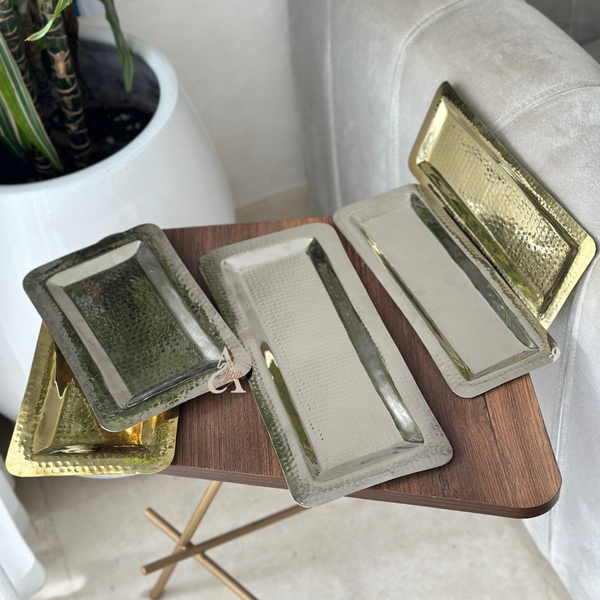 Plateau martelé rectangulaire argenté