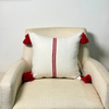 Housse de coussin artisanale à pompons 50cmx50cm rayée blanc et rouge