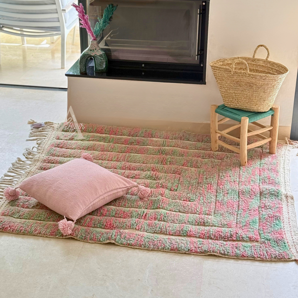Tapis berbère Beni Ouarain rose et vert 100% laine de mouton - 163cm / 135cm