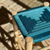 Tabouret artisanal Tazrout bleu canard en bois et Kittane tressé