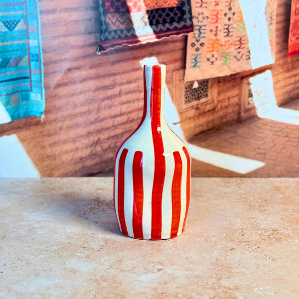 Vase artisanal bouteille creux rayé