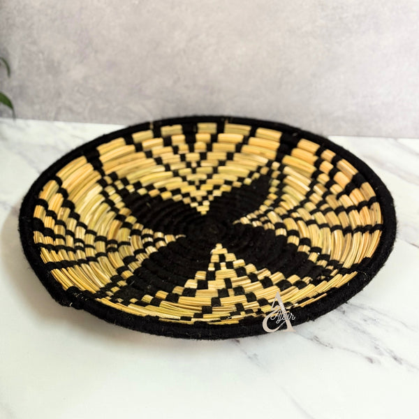 Plateau artisanal berbère Titrit noir et beige 45cm