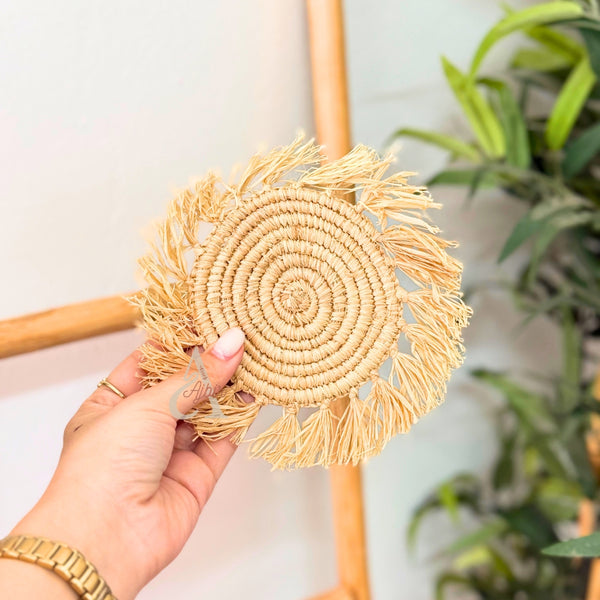 Sous-tasse en raphia naturel à pompons Anir