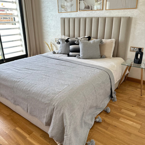 Plaid à pompon gris à liseré argenté 2,80m x 2,00m - Ajbir