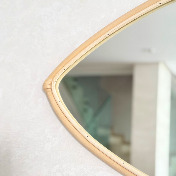 Miroir artisanal en forme de goutte/œil – Cadre en rotin naturel (2 tailles)