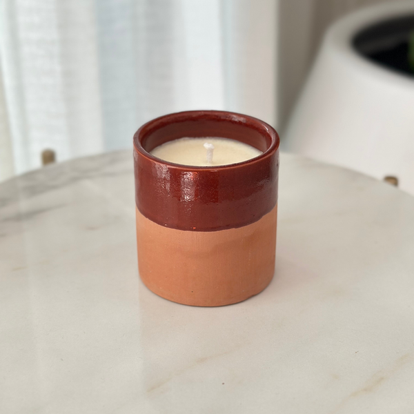 Bougie artisanale bordeau en terre cuite parfum Fleur d'oranger