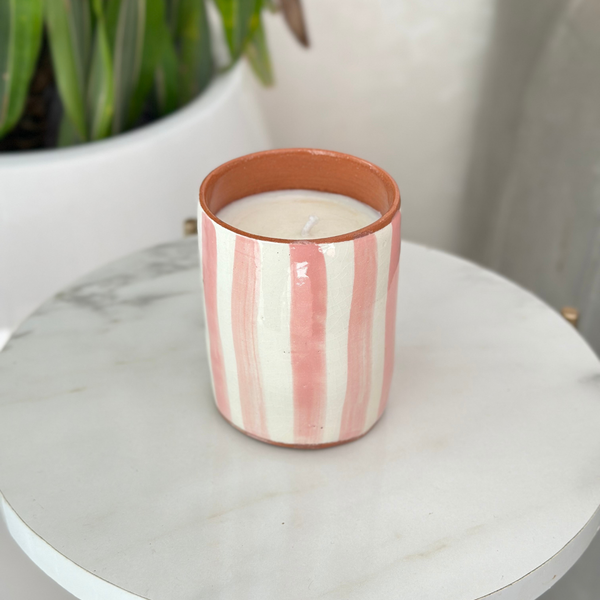 Bougie artisanale rayée en terre cuite parfum Oud