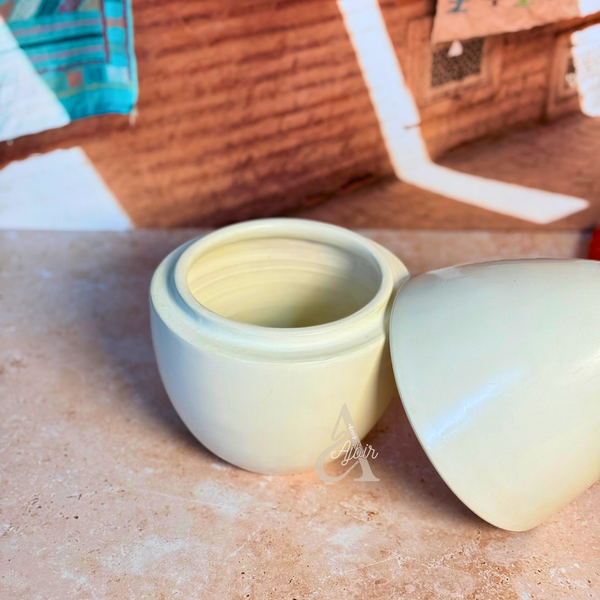Œuf décoratif artisanal en céramique Tazdayt Crème