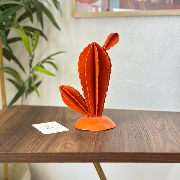 Petit cactus en métal coloré