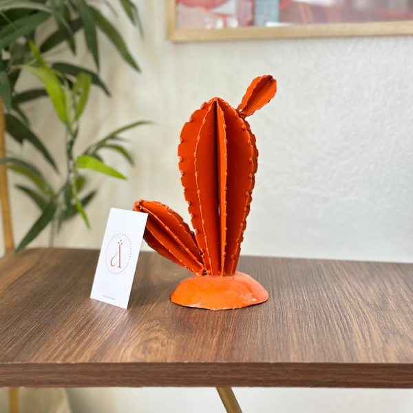 Petit cactus en métal coloré