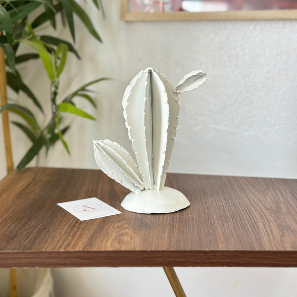 Petit cactus en métal coloré