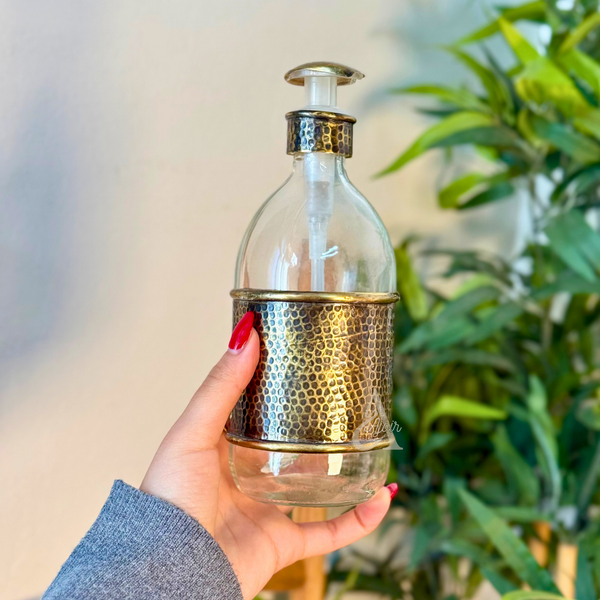 Distributeur de savon en verre et laiton doré martelé grand