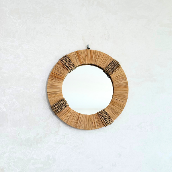 Miroir artisanal rond – Cadre en raphia naturel (3 tailles)