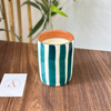 Bougie artisanale rayée en terre cuite parfum Jasmin