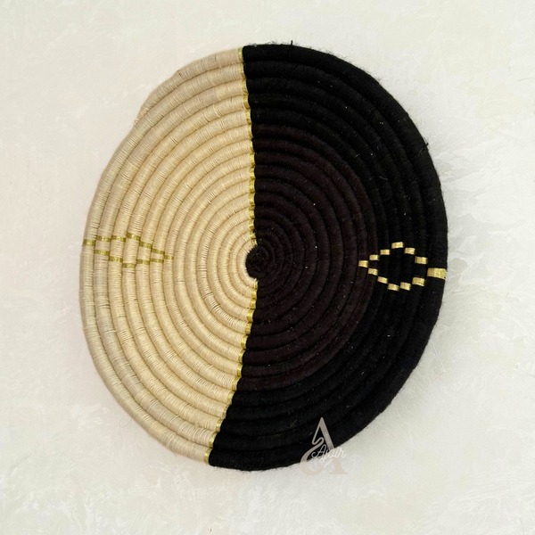 Plateau artisanal Talount Titrit à moitié noir et beige 45cm