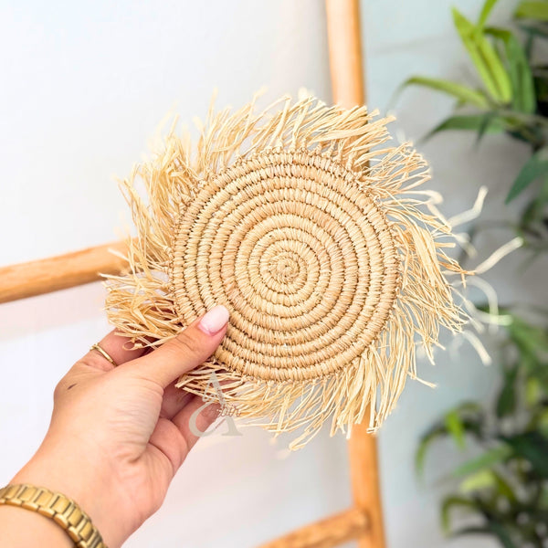 Sous-tasse en raphia naturel à franges Amnay