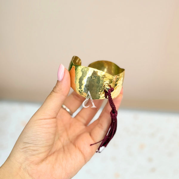 Ronds de serviette de table en laiton doré à pompons (Lot de 4)