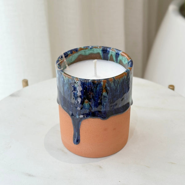 Bougie artisanale parfumée bicolore – Pot terracotta & bleu