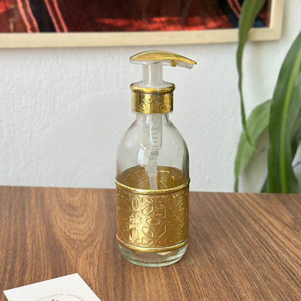 Distributeur de savon en verre et laiton doré Zwak - Ajbir