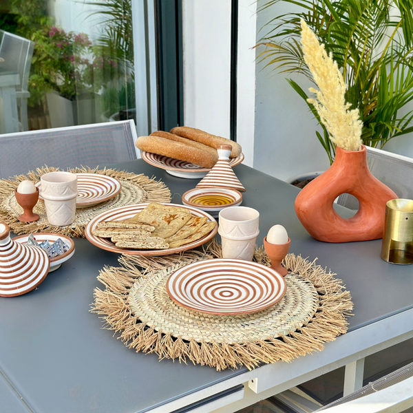 Assiette rayée sable - Ajbir