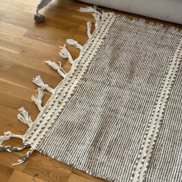Tapis artisanal Zanafi taupe et crème 100% coton - 131/106cm