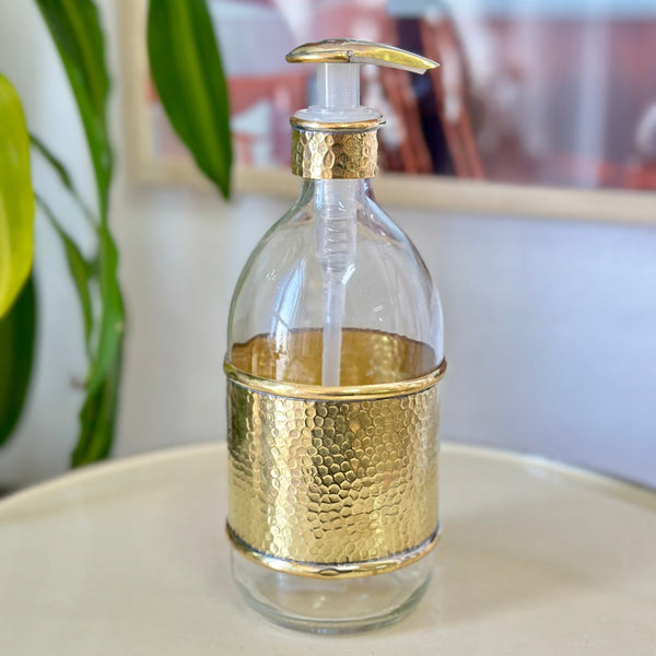 Distributeur de savon en verre et laiton doré grand martelé