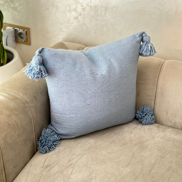 Housse coussin à pompons 45cmx50cm bleu ciel - Ajbir
