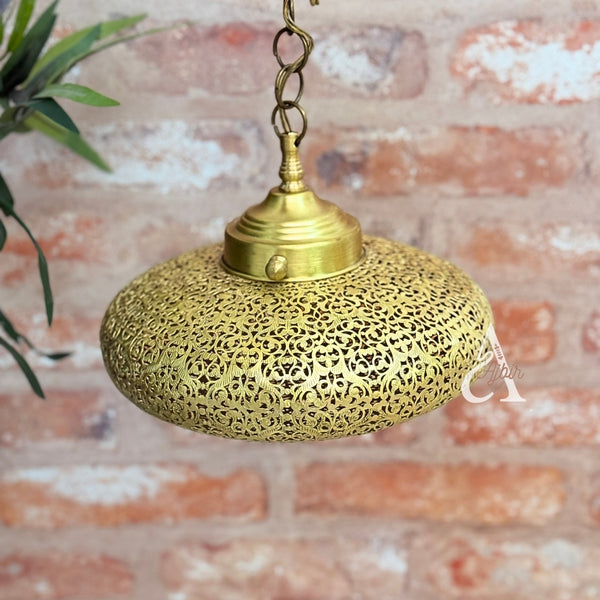 Suspension traditionnelle artisanale - plafonnier en laiton doré Tbigua petit modèle