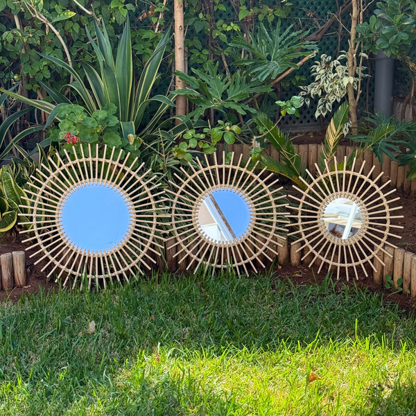 Miroir artisanal rond – Cadre en raphia naturel