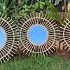 Miroir artisanal rond – Cadre en raphia naturel