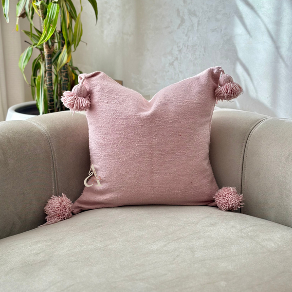 Housse de Coussin artisanale à pompons 50cmx50cm rose uni