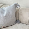 Housse de Coussin à pompons 45cmx45cm Gris clair - Ajbir