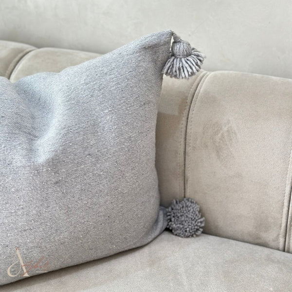 Housse de Coussin à pompons 45cmx45cm Gris clair - Ajbir