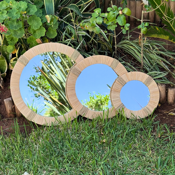 Miroir artisanal rond – Cadre en raphia naturel (3 tailles)