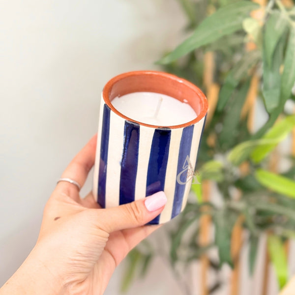 Bougie artisanale rayée en terre cuite parfum Oud
